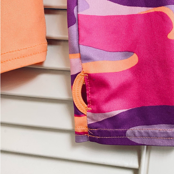 Danskin Activewear Top with Thumb Holsters - Picture 8 of 8